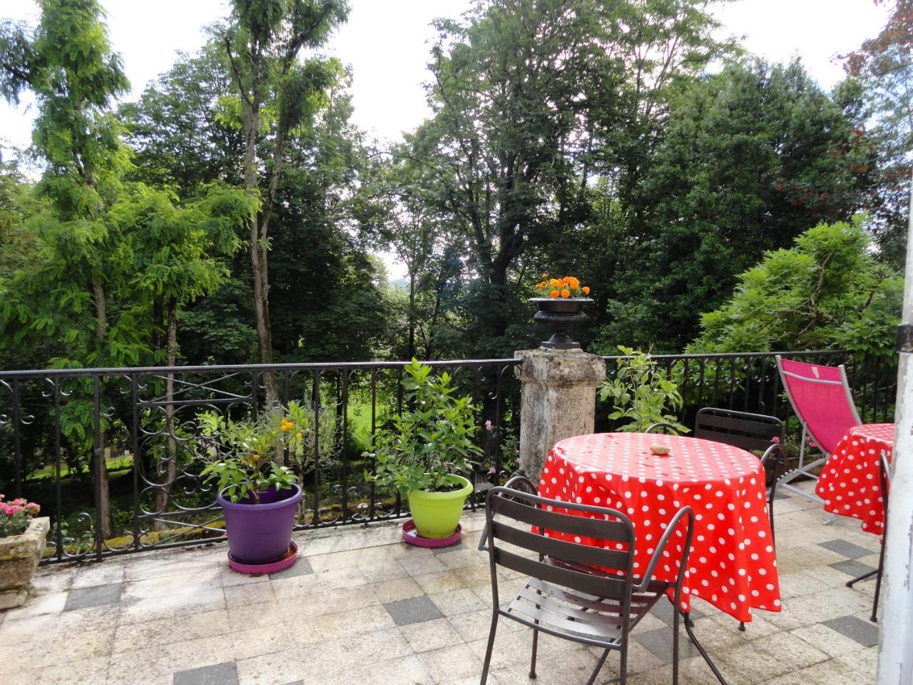 Bed and Breakfast Le Figuier De Pauline Luzech Экстерьер фото